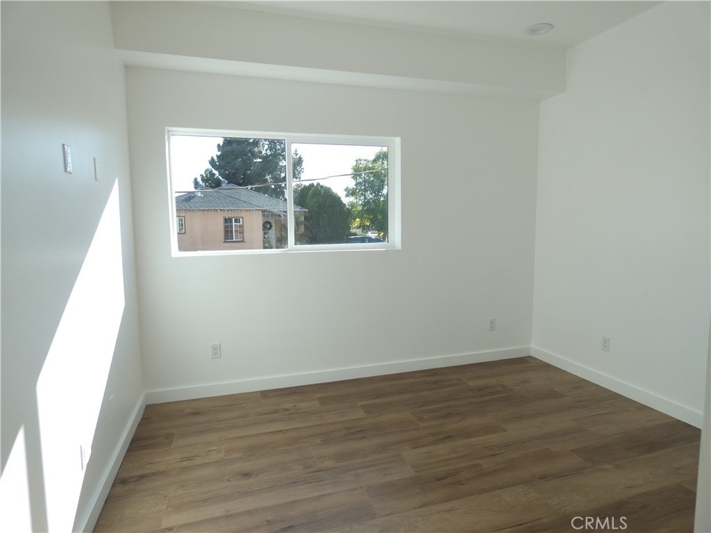 6034 Craner Avenue - Photo 30