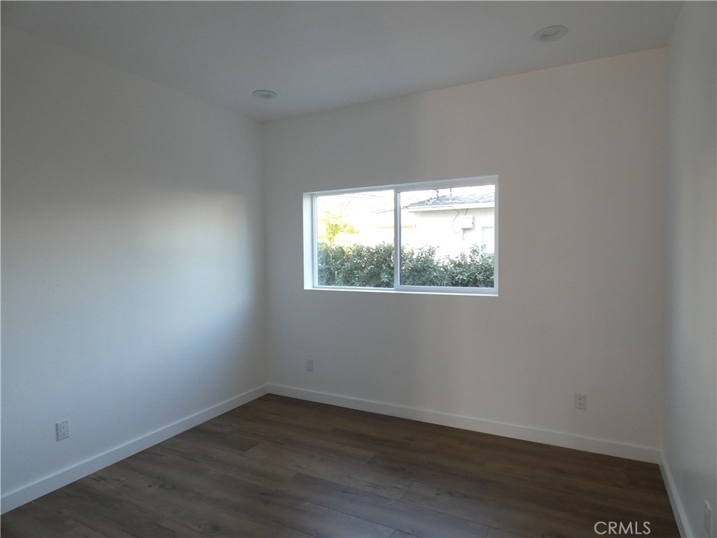 6034 Craner Avenue - Photo 31
