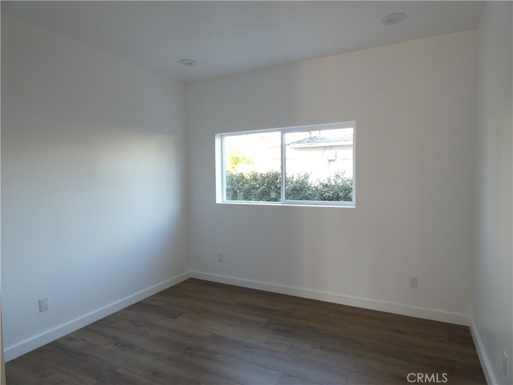 6034 Craner Avenue - Photo 32