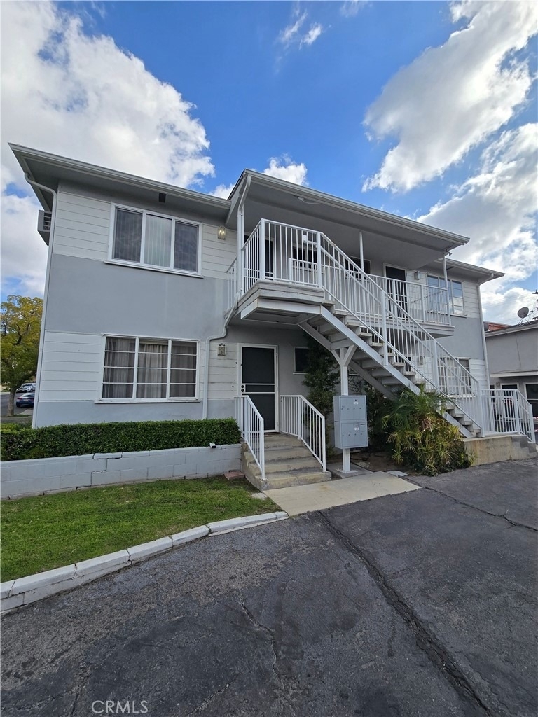 502 Cypress Avenue - Photo 0