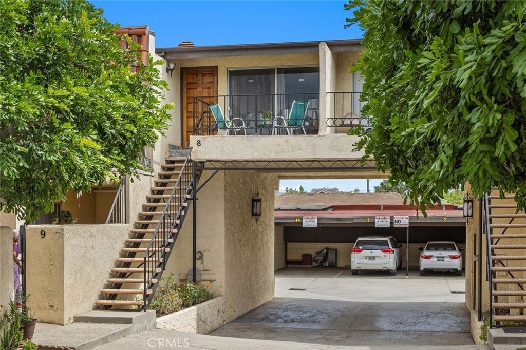 1130 W Huntington Drive - Photo 2