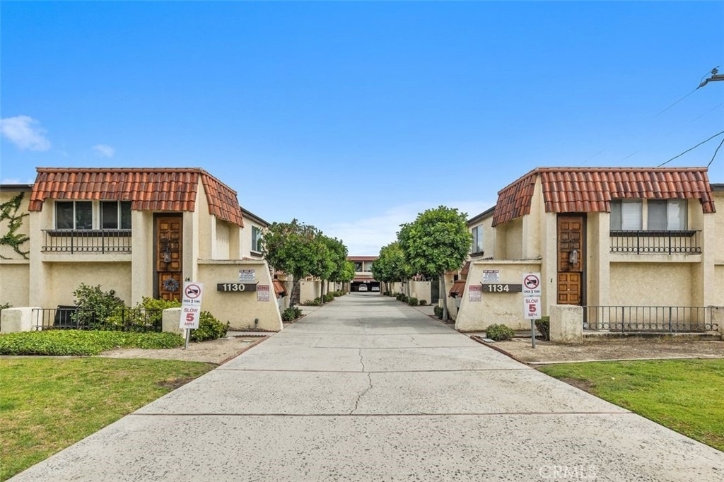 1130 W Huntington Drive - Photo 4