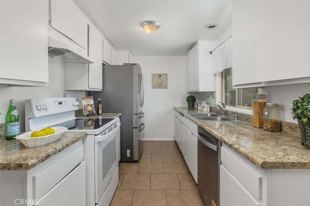 1130 W Huntington Drive - Photo 11