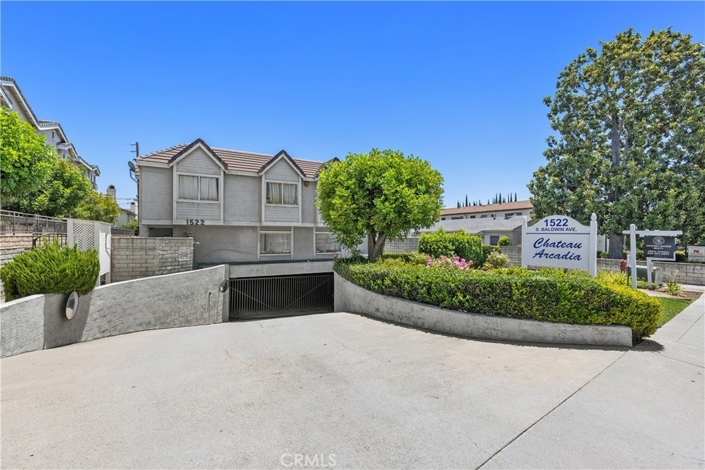 1522 S Baldwin Avenue - Photo 0