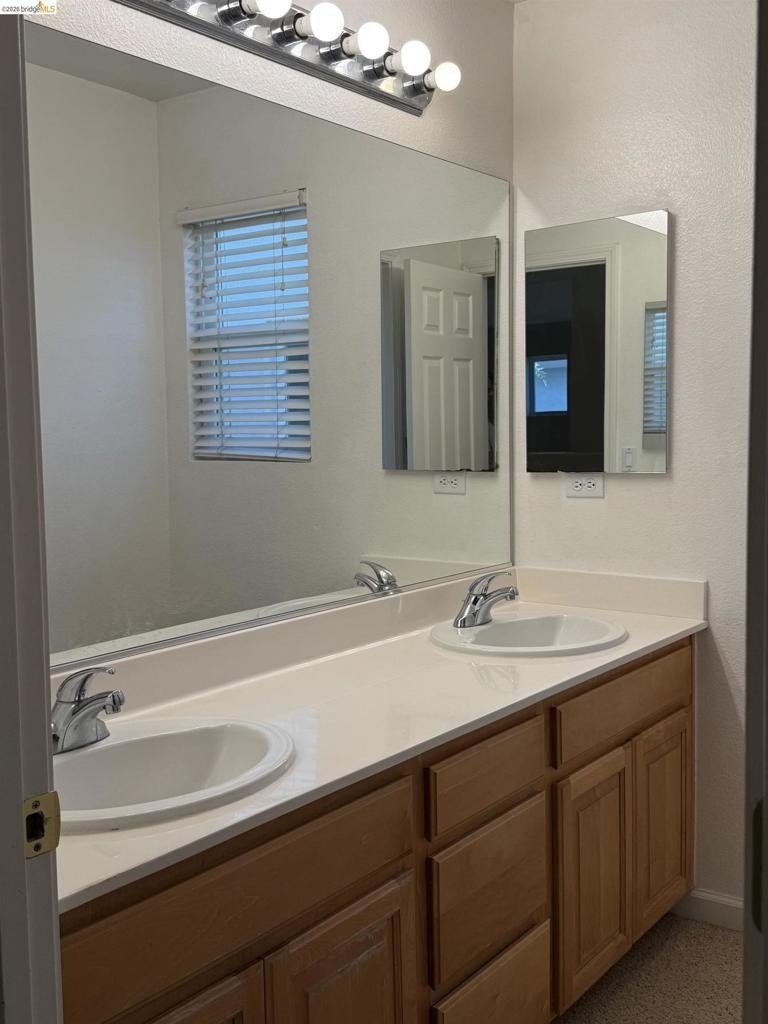 533 Stirling Ct - Photo 9
