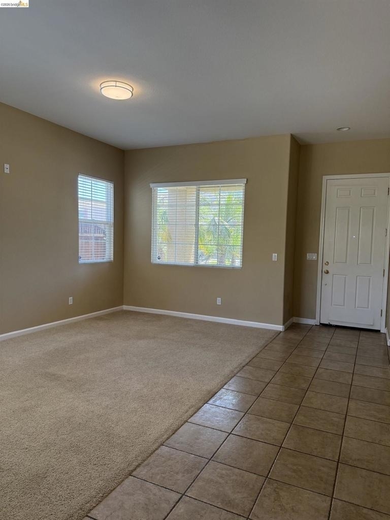 533 Stirling Ct - Photo 3