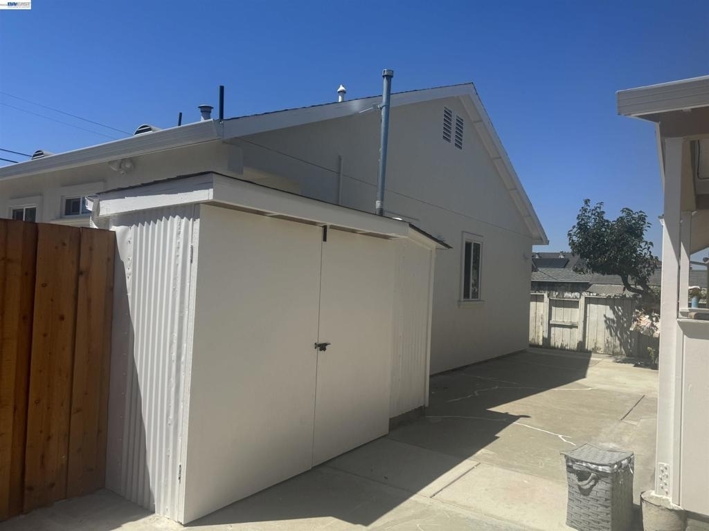 1632 Wayne Ave - Photo 2