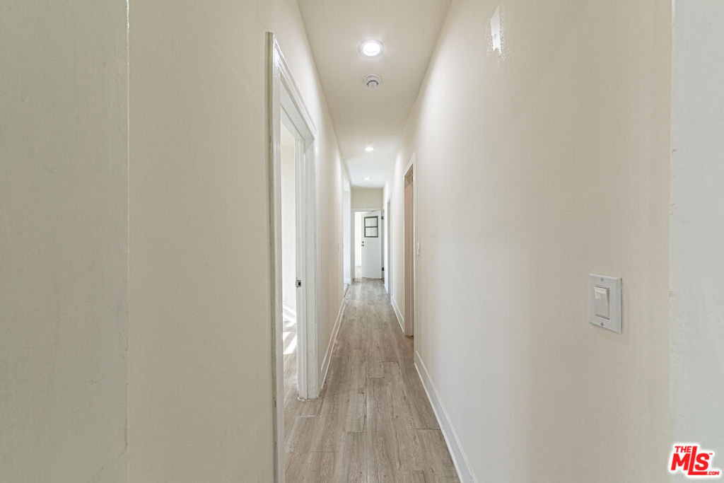 801 N Alexandria Avenue - Photo 11