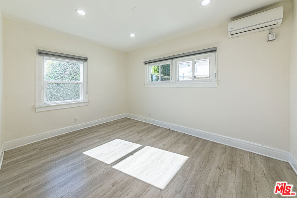 801 N Alexandria Avenue - Photo 7