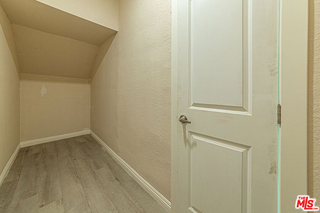 801 N Alexandria Avenue - Photo 14