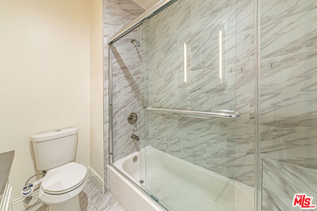 801 N Alexandria Avenue - Photo 5