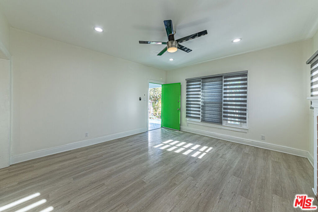 801 N Alexandria Avenue - Photo 10