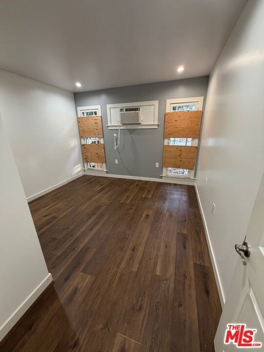 1021 S Burlington Avenue - Photo 5
