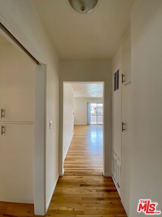 149 S Hayworth Avenue - Photo 4
