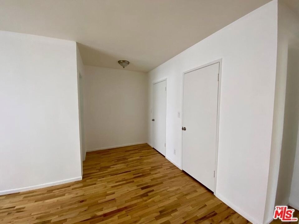 149 S Hayworth Avenue - Photo 6