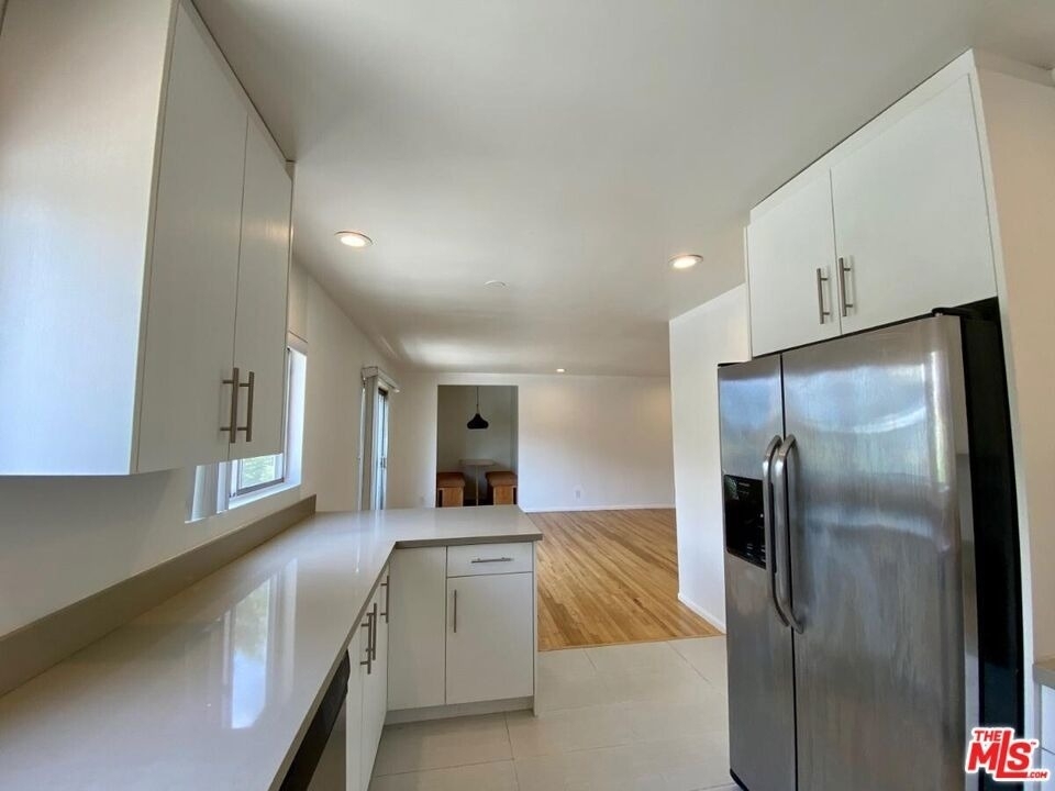 149 S Hayworth Avenue - Photo 1