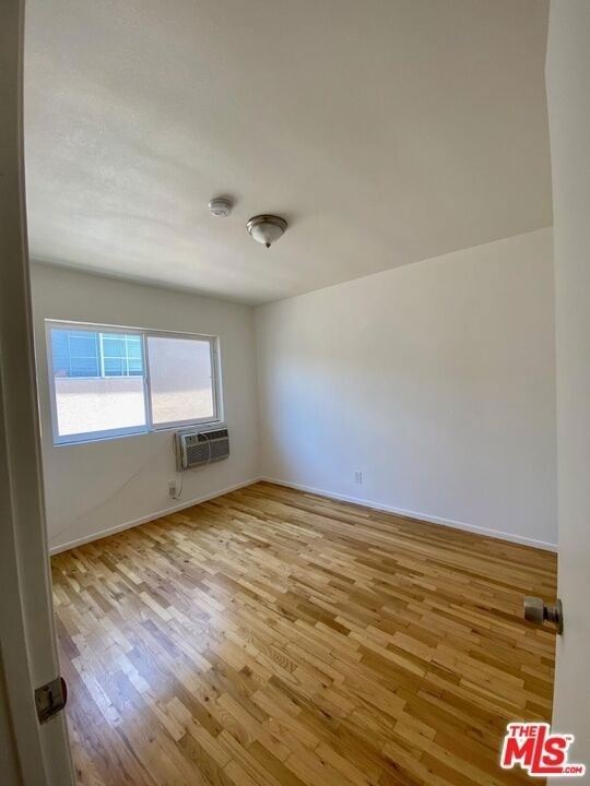 149 S Hayworth Avenue - Photo 8