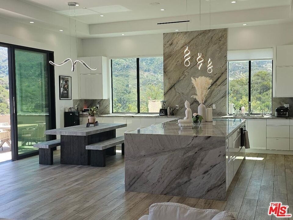 1700 Cadenhorn Drive - Photo 2