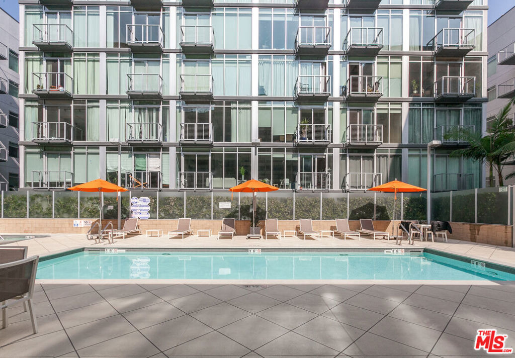 645 W 9th Street - Photo 23