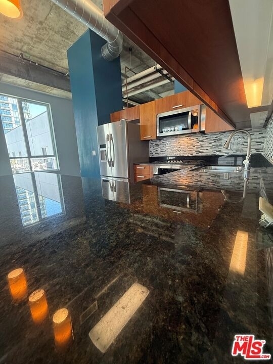 645 W 9th Street - Photo 7