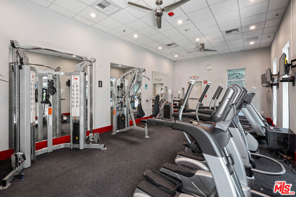 645 W 9th Street - Photo 33