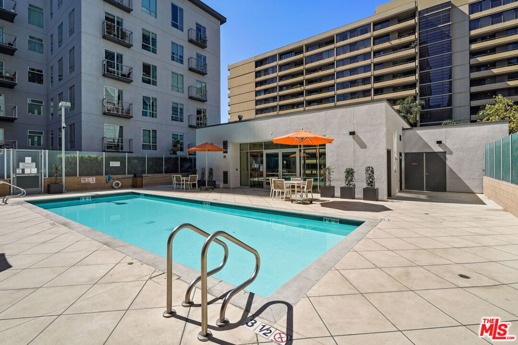 645 W 9th Street - Photo 21