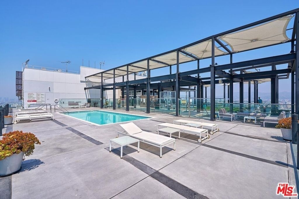 3810 Wilshire Boulevard - Photo 40