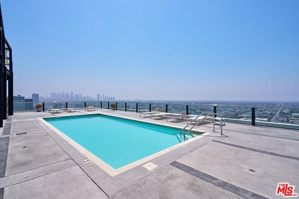 3810 Wilshire Boulevard - Photo 37