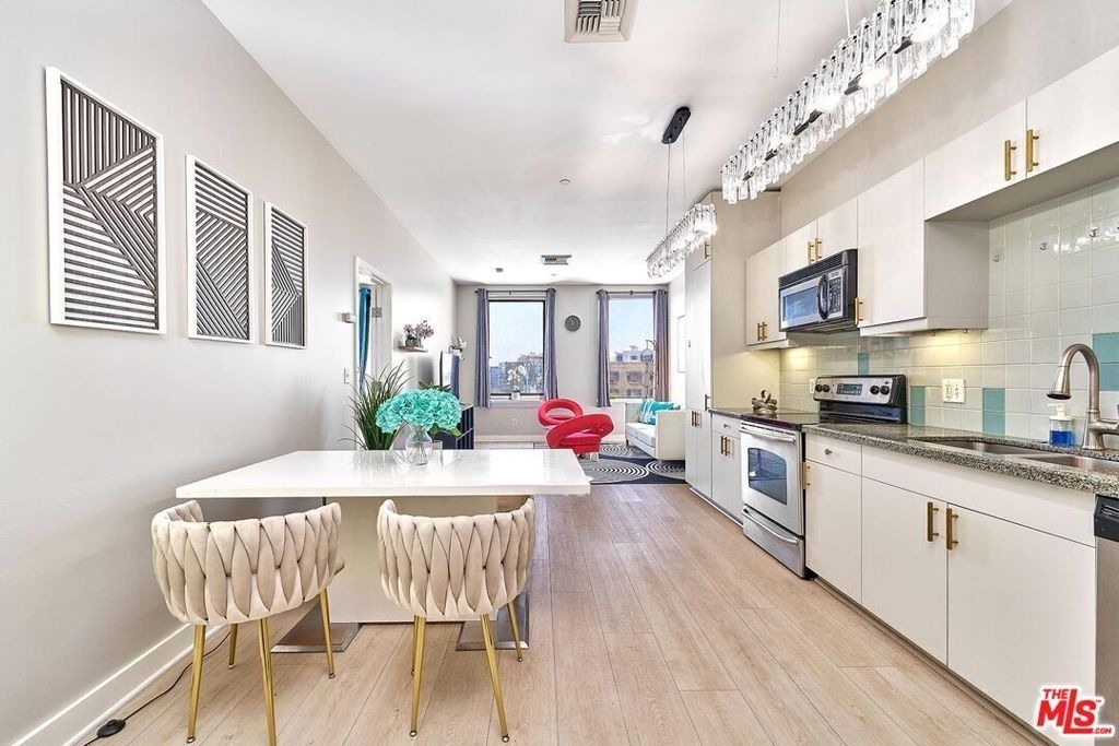 3810 Wilshire Boulevard - Photo 3