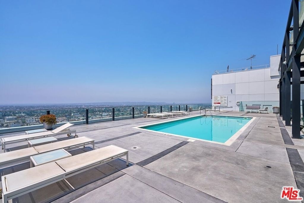 3810 Wilshire Boulevard - Photo 38