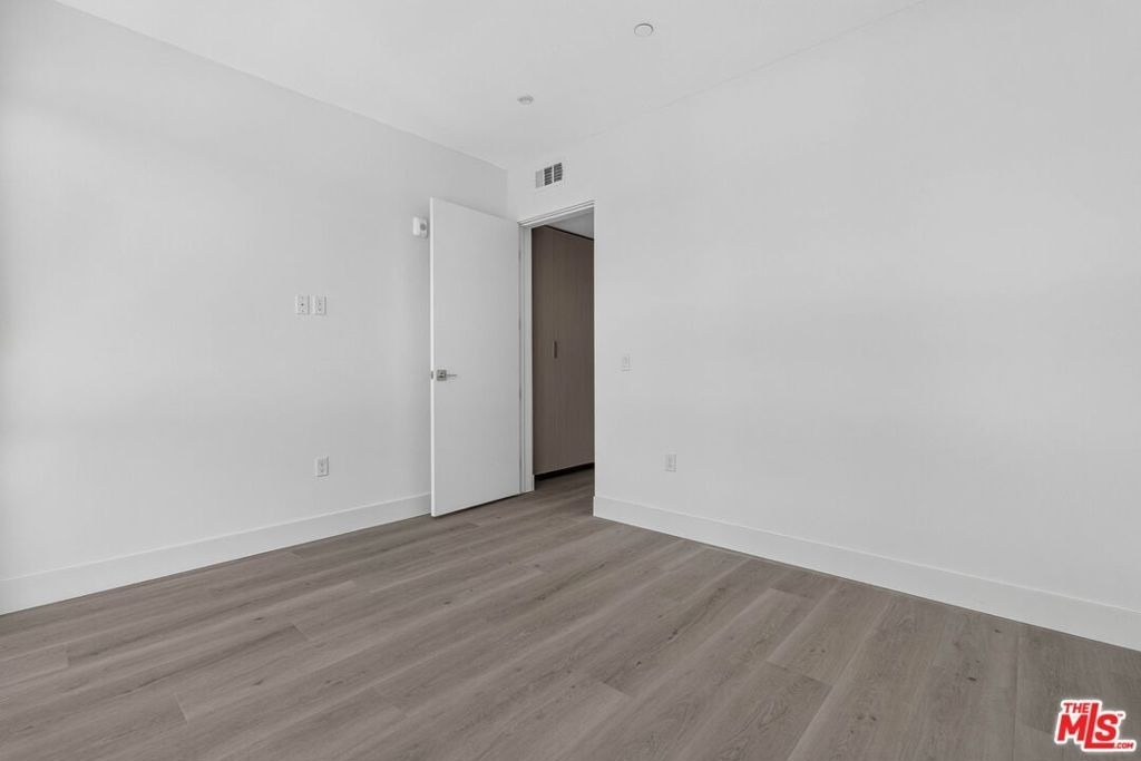 1808 Lincoln Boulevard - Photo 3