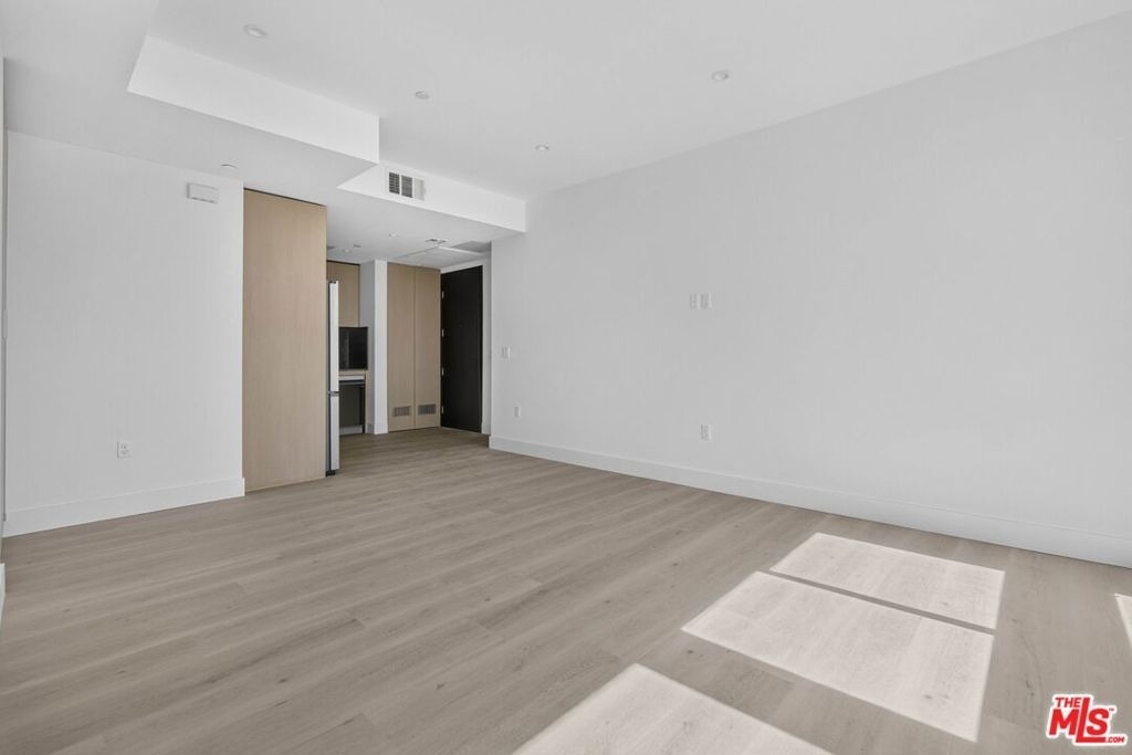 1808 Lincoln Boulevard - Photo 0