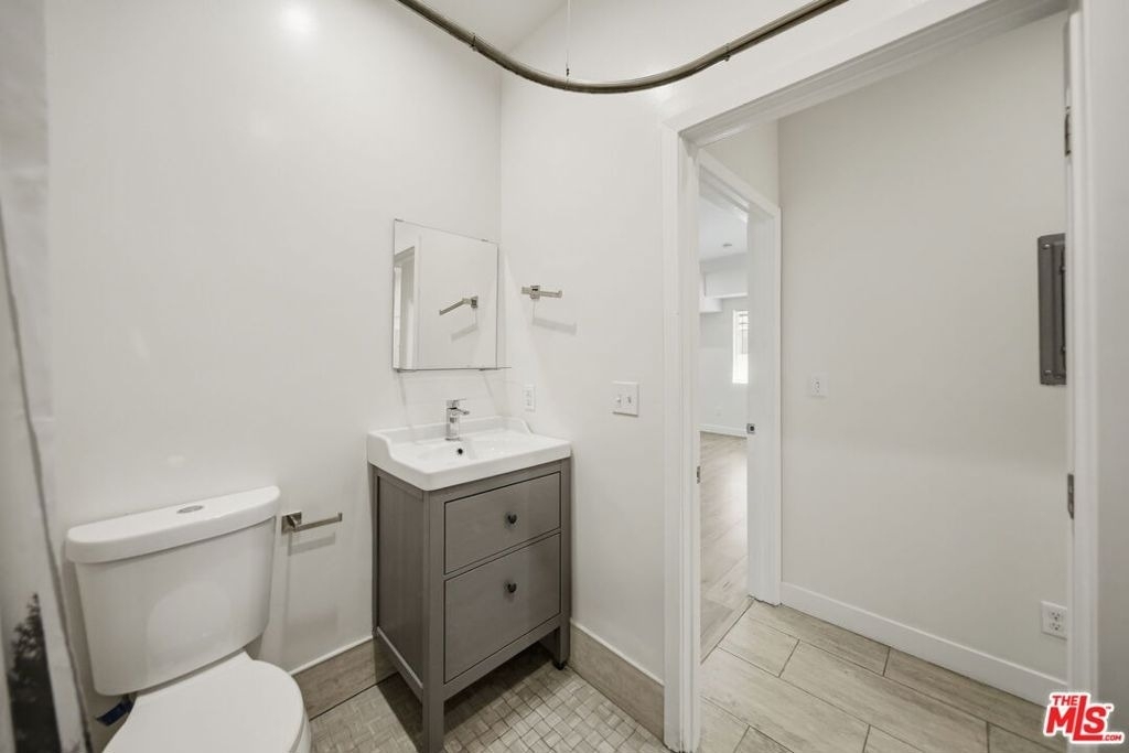2910 Budlong Avenue - Photo 34