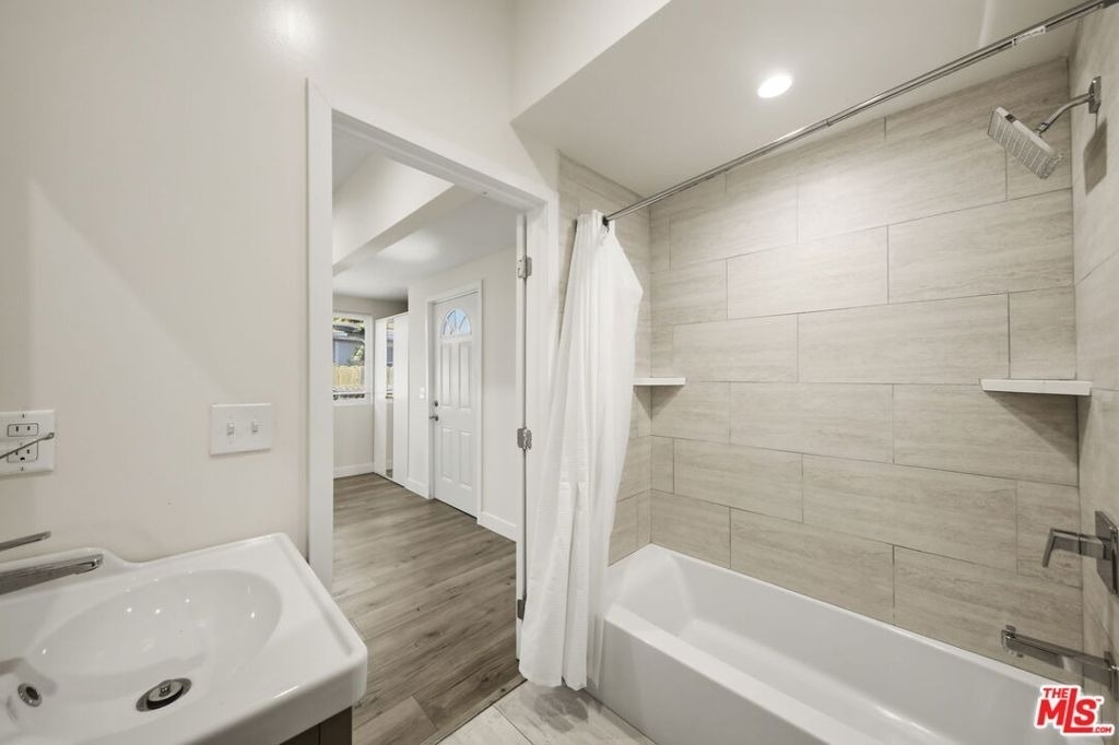 2910 Budlong Avenue - Photo 24