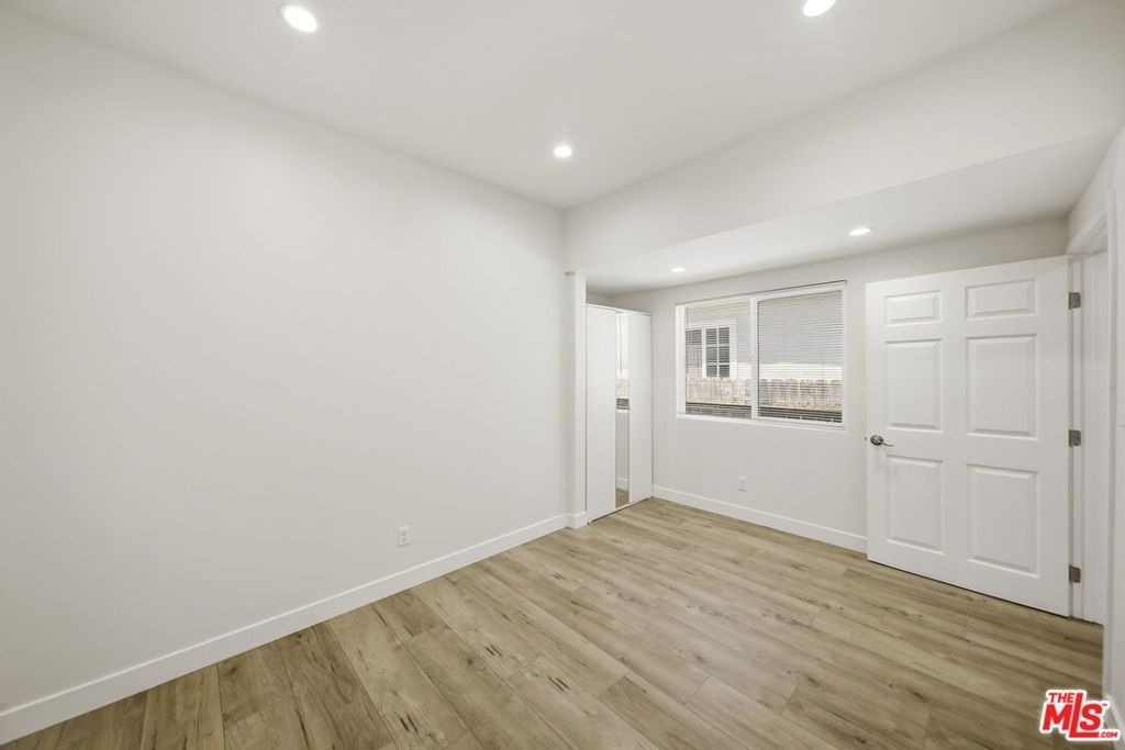 2910 Budlong Avenue - Photo 19