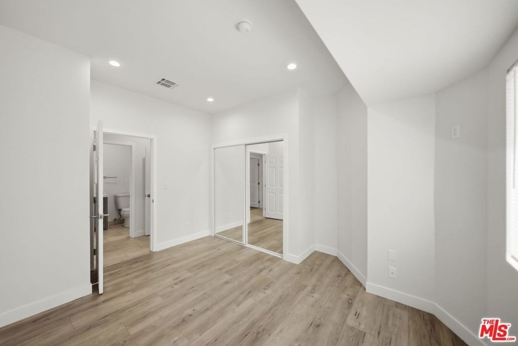 2910 Budlong Avenue - Photo 26