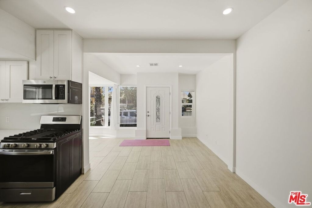 2910 Budlong Avenue - Photo 14