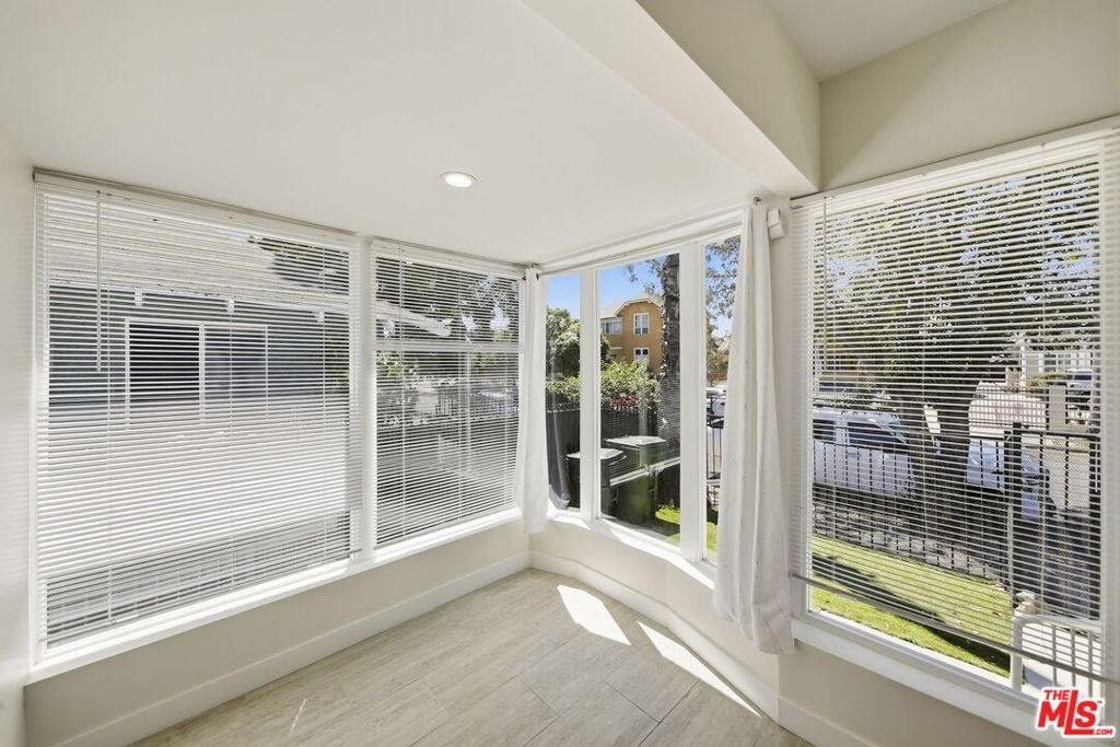 2910 Budlong Avenue - Photo 13