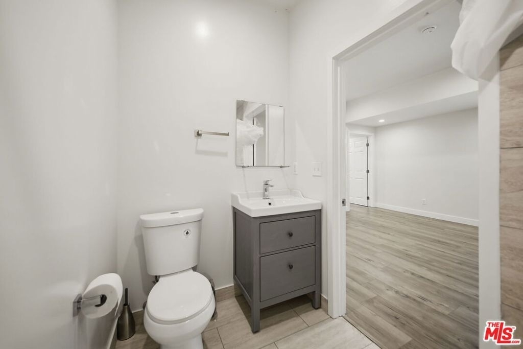 2910 Budlong Avenue - Photo 23