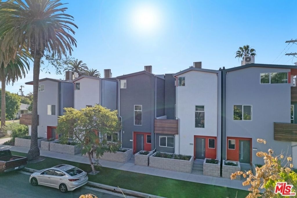 7150 Willoughby Avenue - Photo 32