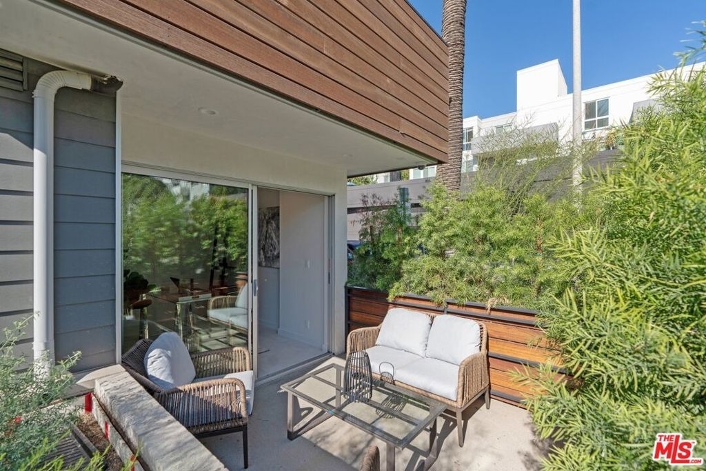 7150 Willoughby Avenue - Photo 8