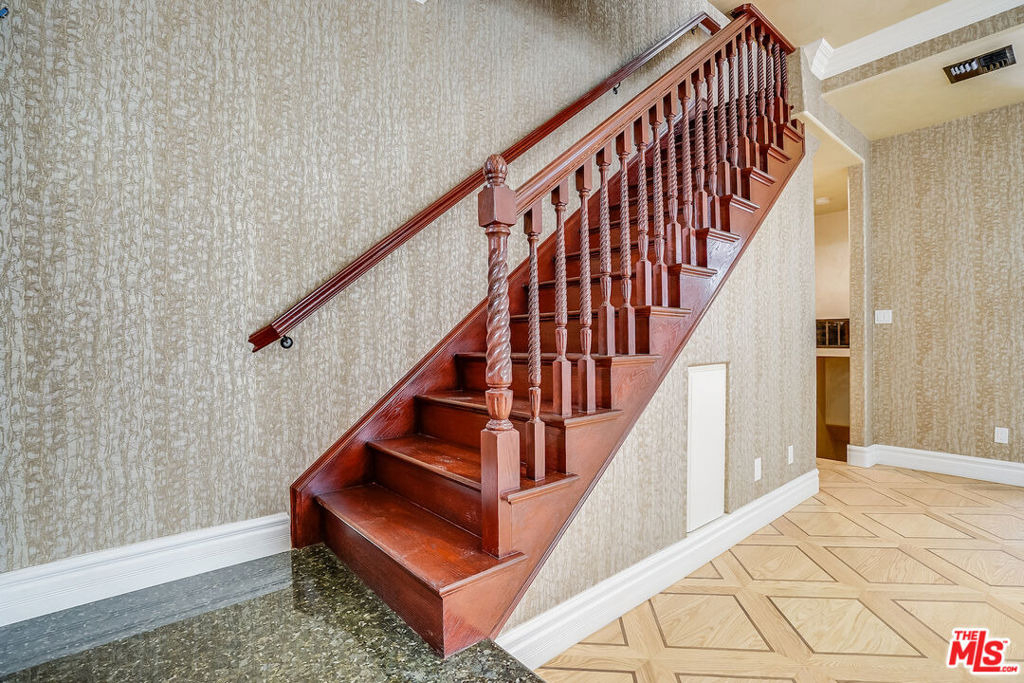 4520 Fulton Avenue - Photo 5