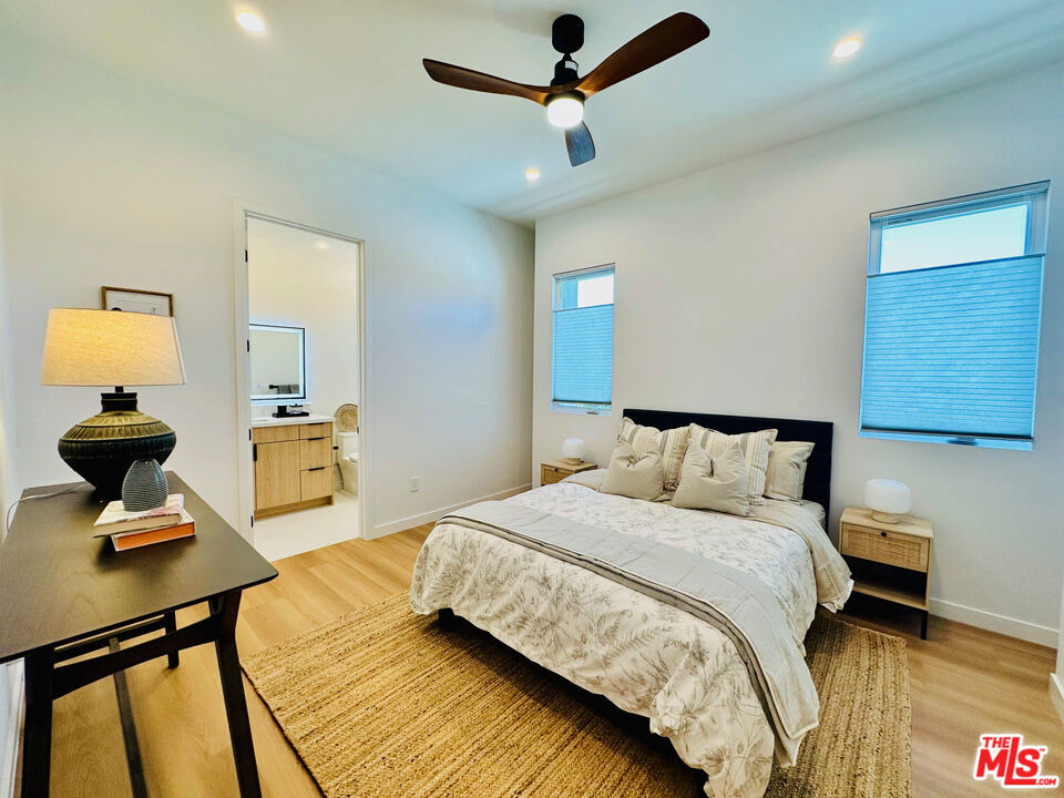 948 E 67th Street - Photo 31