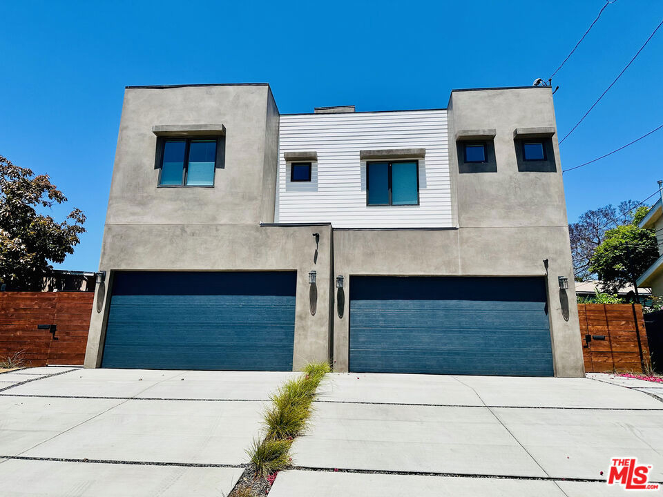 948 E 67th Street - Photo 2