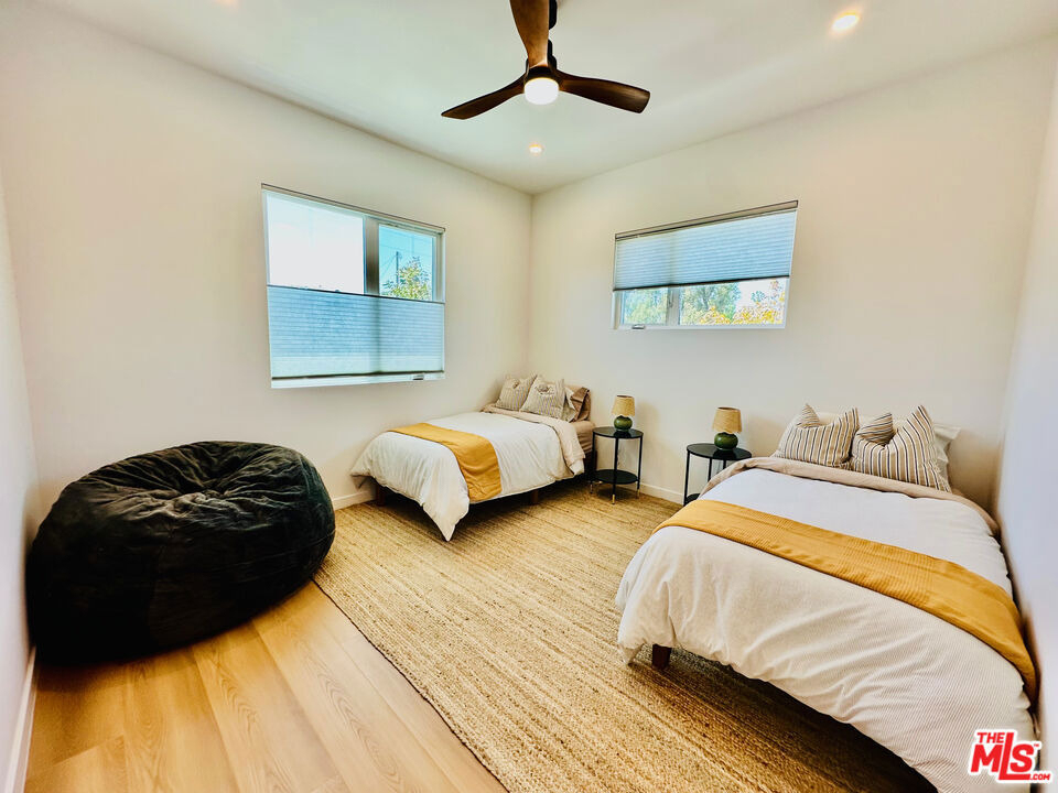 948 E 67th Street - Photo 36