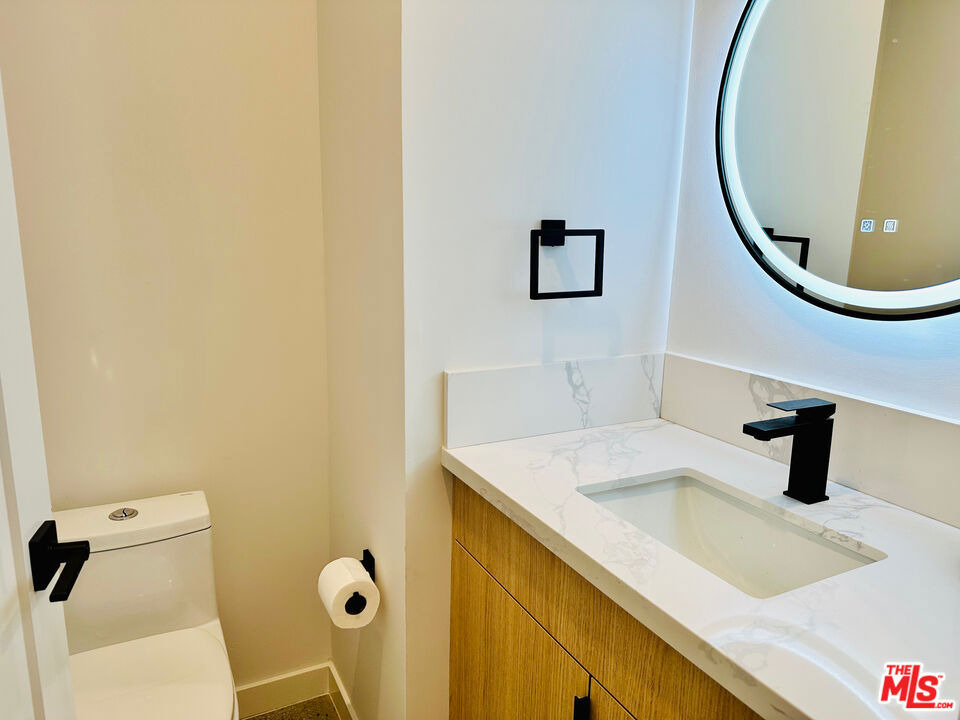 948 E 67th Street - Photo 51