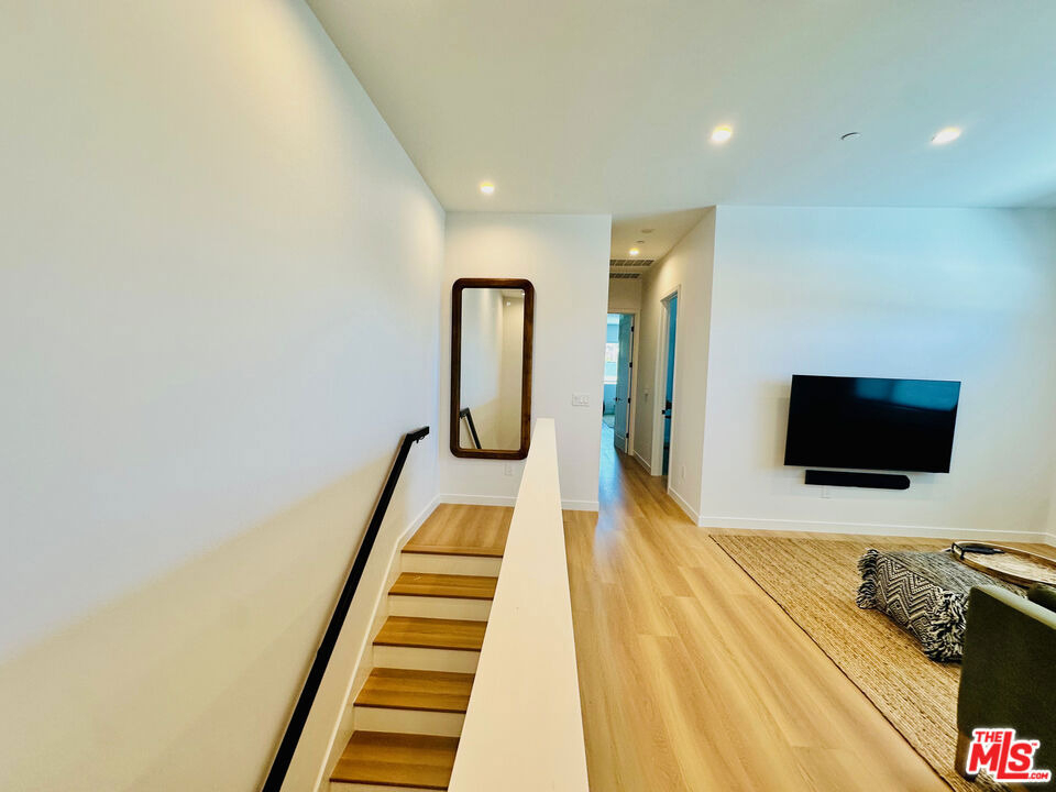 948 E 67th Street - Photo 44