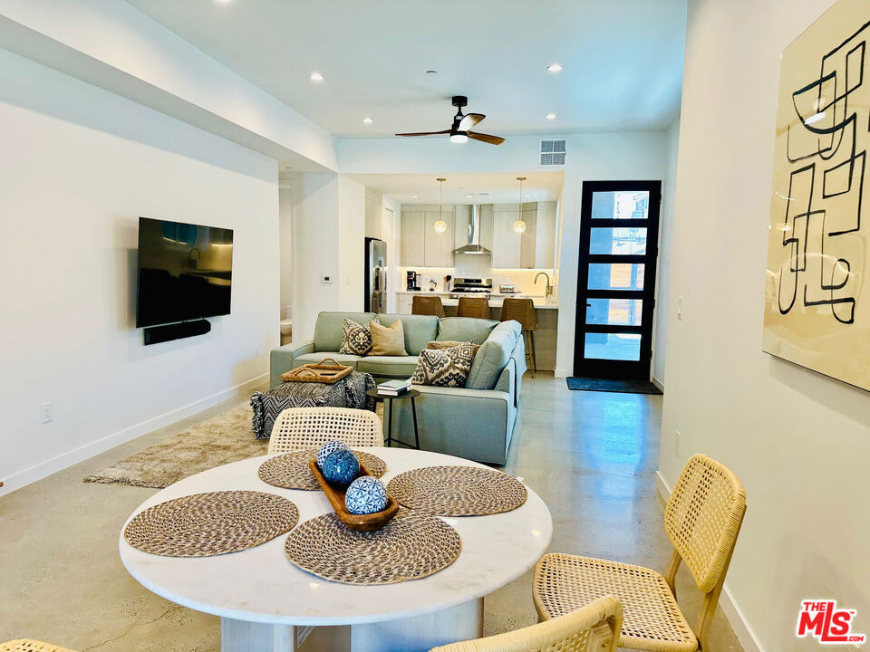948 E 67th Street - Photo 11