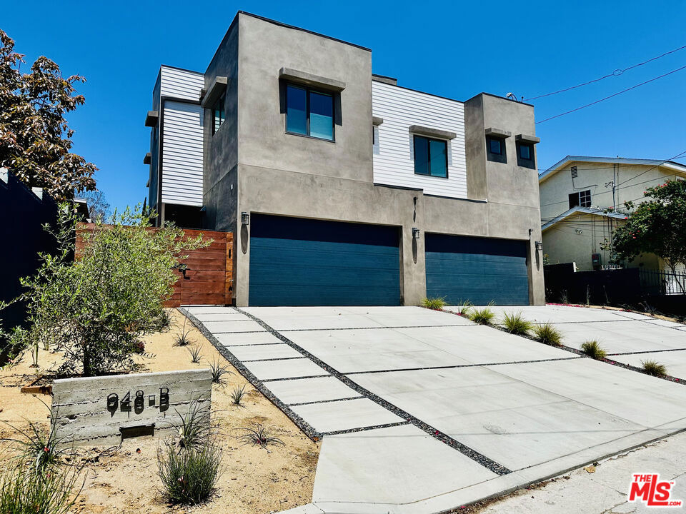 948 E 67th Street - Photo 1