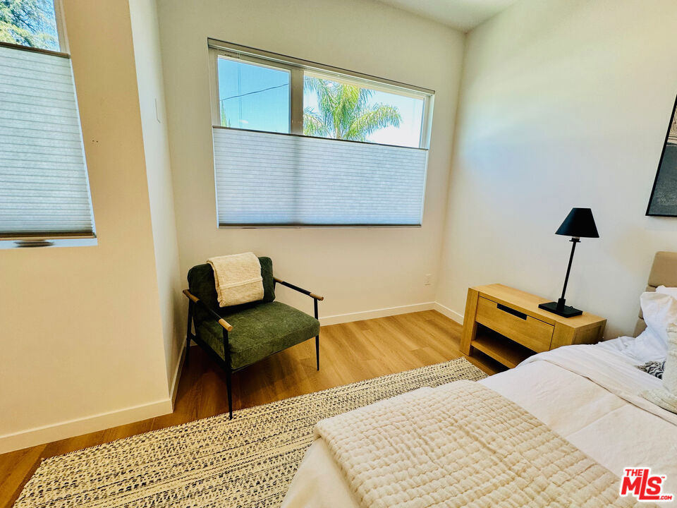 948 E 67th Street - Photo 18